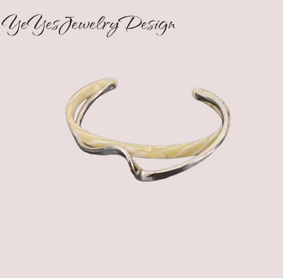 Simple Twisted Pattern Metal Open Bracelet-Bangle. - YeYesJewelryDesign