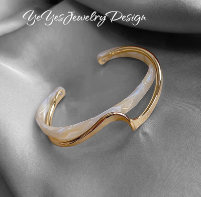 Simple Twisted Pattern Metal Open Bracelet-Bangle. - YeYesJewelryDesign