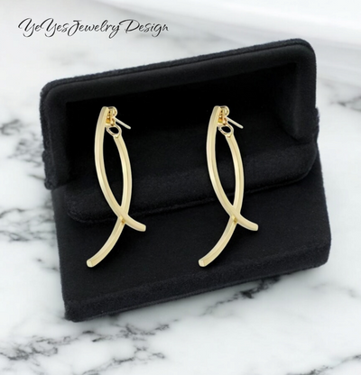 Stainless-Steel Fashion Big Curve Shape Earrings. - YeYesJewelryDesign