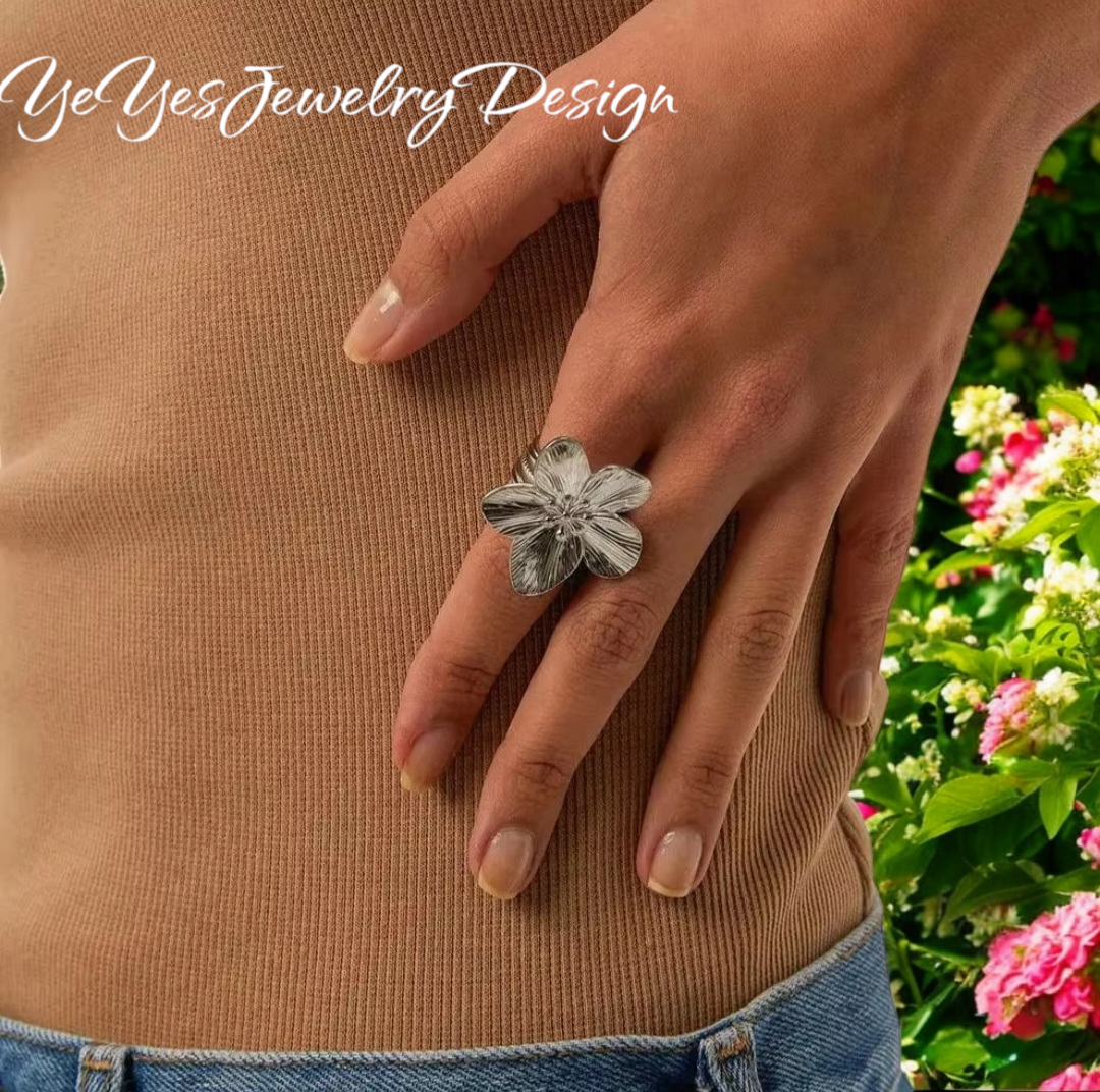 Waterproof 18k Gold-Plated Stainless-Steel Flower Adjustable Ring. - YeYesJewelryDesign