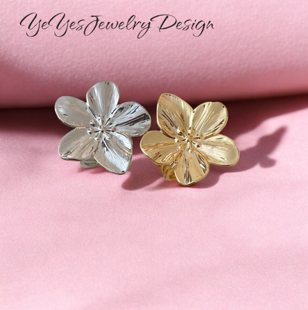 Waterproof 18k Gold-Plated Stainless-Steel Flower Adjustable Ring. - YeYesJewelryDesign