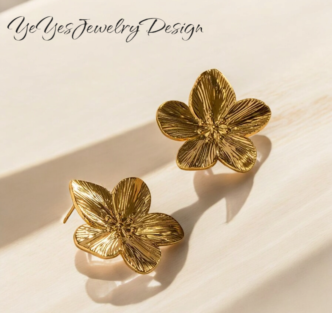 Stainless Steel Hypoallergenic Waterproof 18k Gold Plated Vintage Flower Stud Earrings. - YeYesJewelryDesign