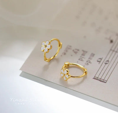 925 Sterling Silver Tine Enamel Sweet Flower Hoop Earrings. - YeYesJewelryDesign