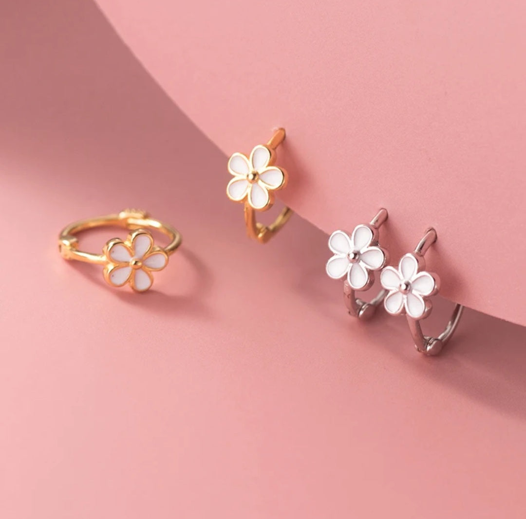 925 Sterling Silver Tine Enamel Sweet Flower Hoop Earrings. - YeYesJewelryDesign
