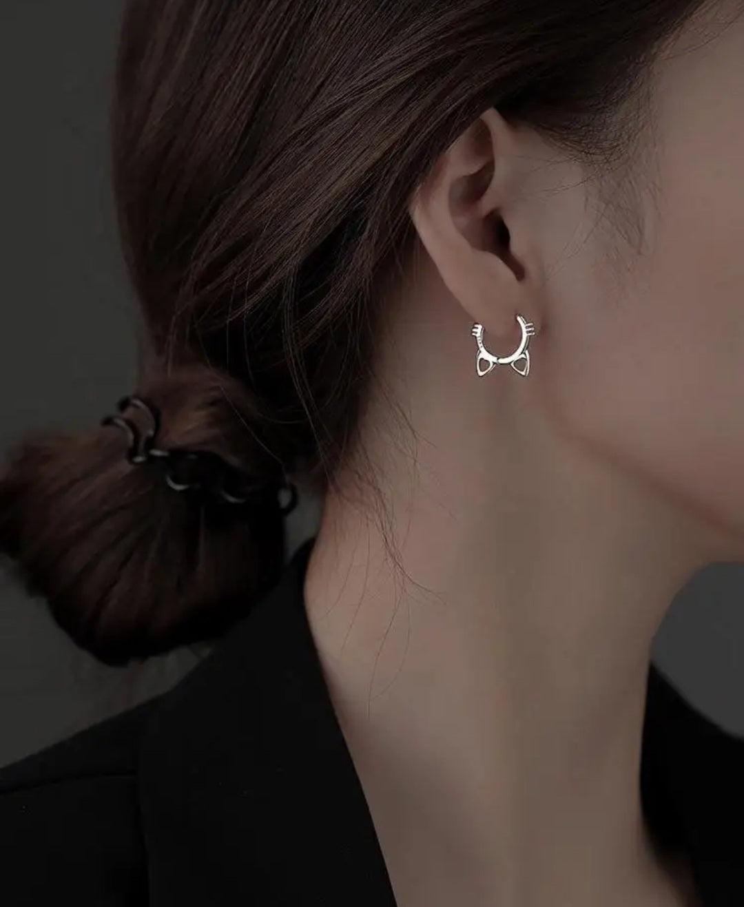 Exquisite 925 Sterling Silver Cat Hoop Earrings. - YeYesJewelryDesign
