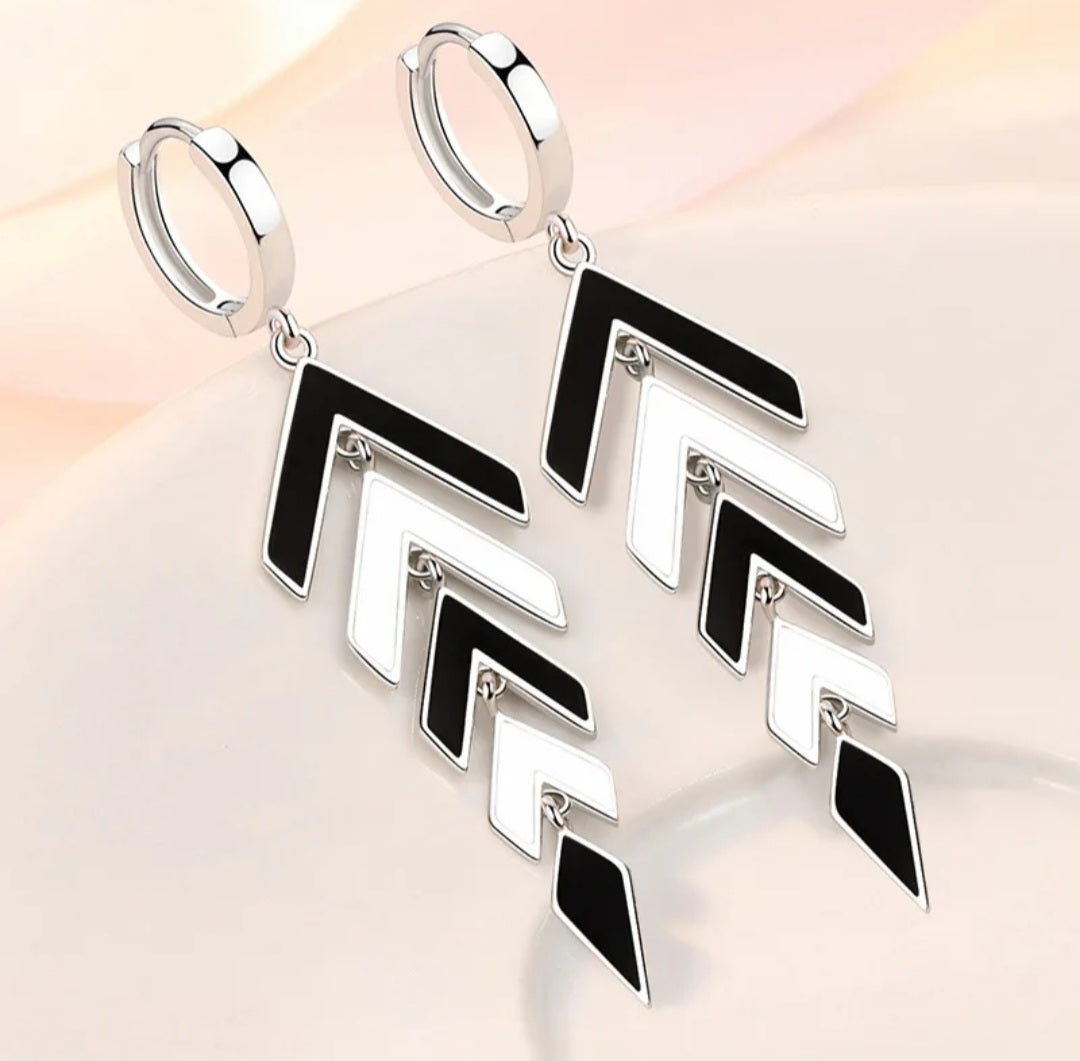 Chic 925 Sterling Silver Black/White Arrow Long Tassel Hoop Earrings. - YeYesJewelryDesign