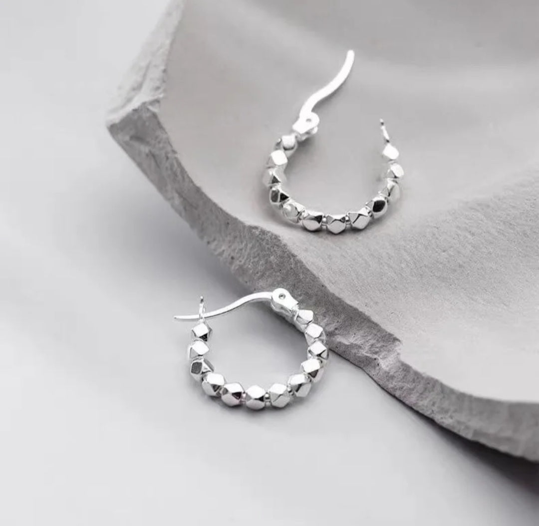 Elegant 925 Sterling Silver Temperamental Hoop Earrings. - YeYesJewelryDesign