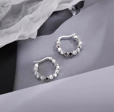 Elegant 925 Sterling Silver Temperamental Hoop Earrings. - YeYesJewelryDesign