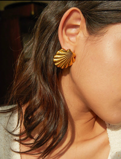 Stainless Steel Seashells 18K Gold Plated, Waterproof Fashion Seashells Stud Earrings. - YeYesJewelryDesign