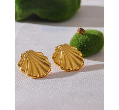 Stainless Steel Seashells 18K Gold Plated, Waterproof Fashion Seashells Stud Earrings. - YeYesJewelryDesign
