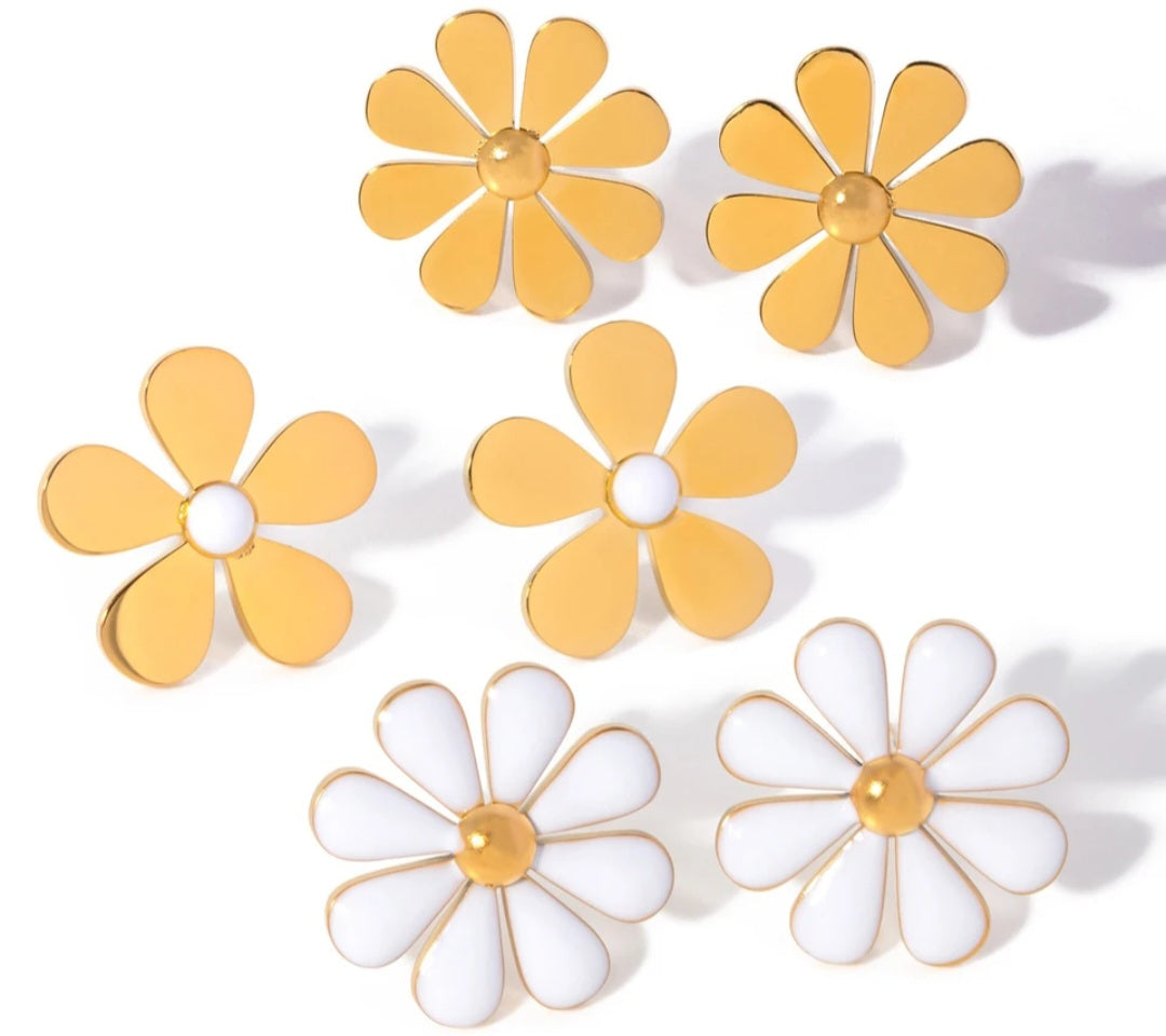 Daisy Gold Stud Earrings, Stainless Steel and Enamel Waterproof and Hypoallergenic Daisy PVD 18k Gold Plates Stud Earrings. - YeYesJewelryDesign