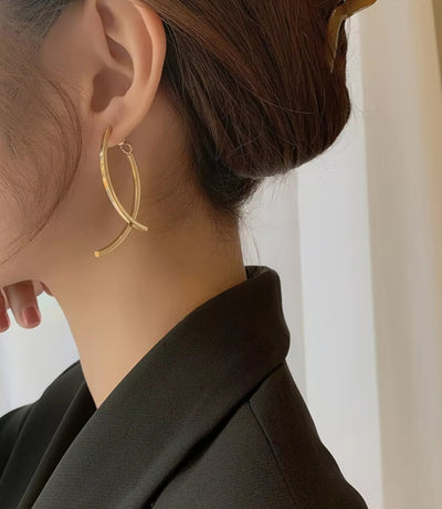 Stainless-Steel Fashion Big Curve Shape Earrings. - YeYesJewelryDesign