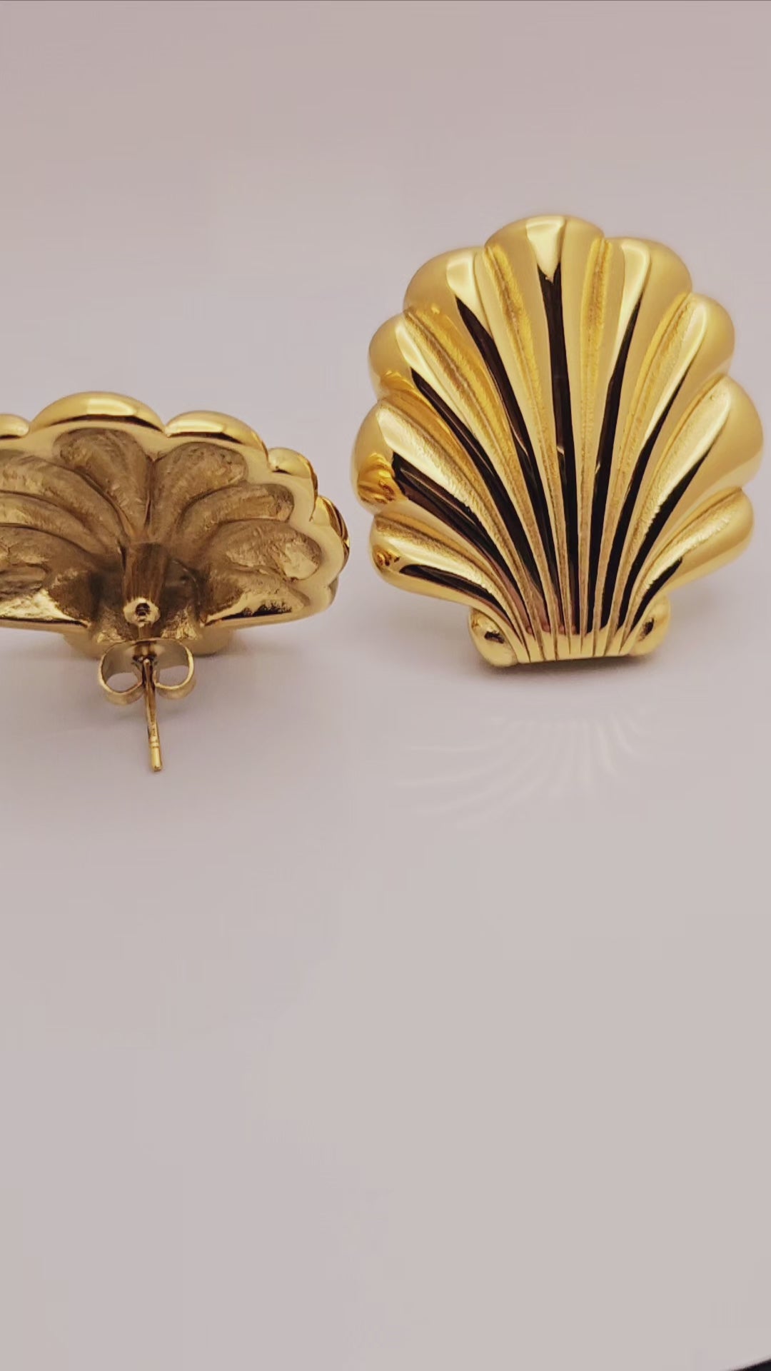 Stainless Steel Seashells 18K Gold Plated, Waterproof Fashion Seashells Stud Earrings.