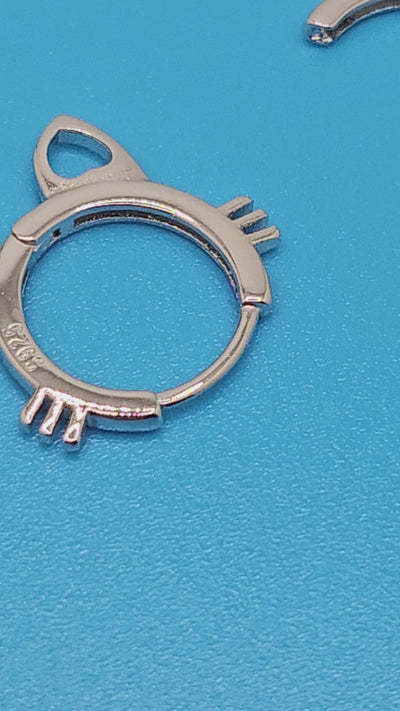 Exquisite 925 Sterling Silver Cat Hoop Earrings.
