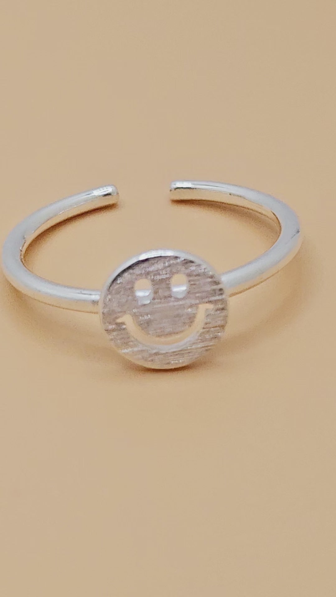 925 Sterling Silver Smiley Face Open Hypoallergenic Fashion Ring.